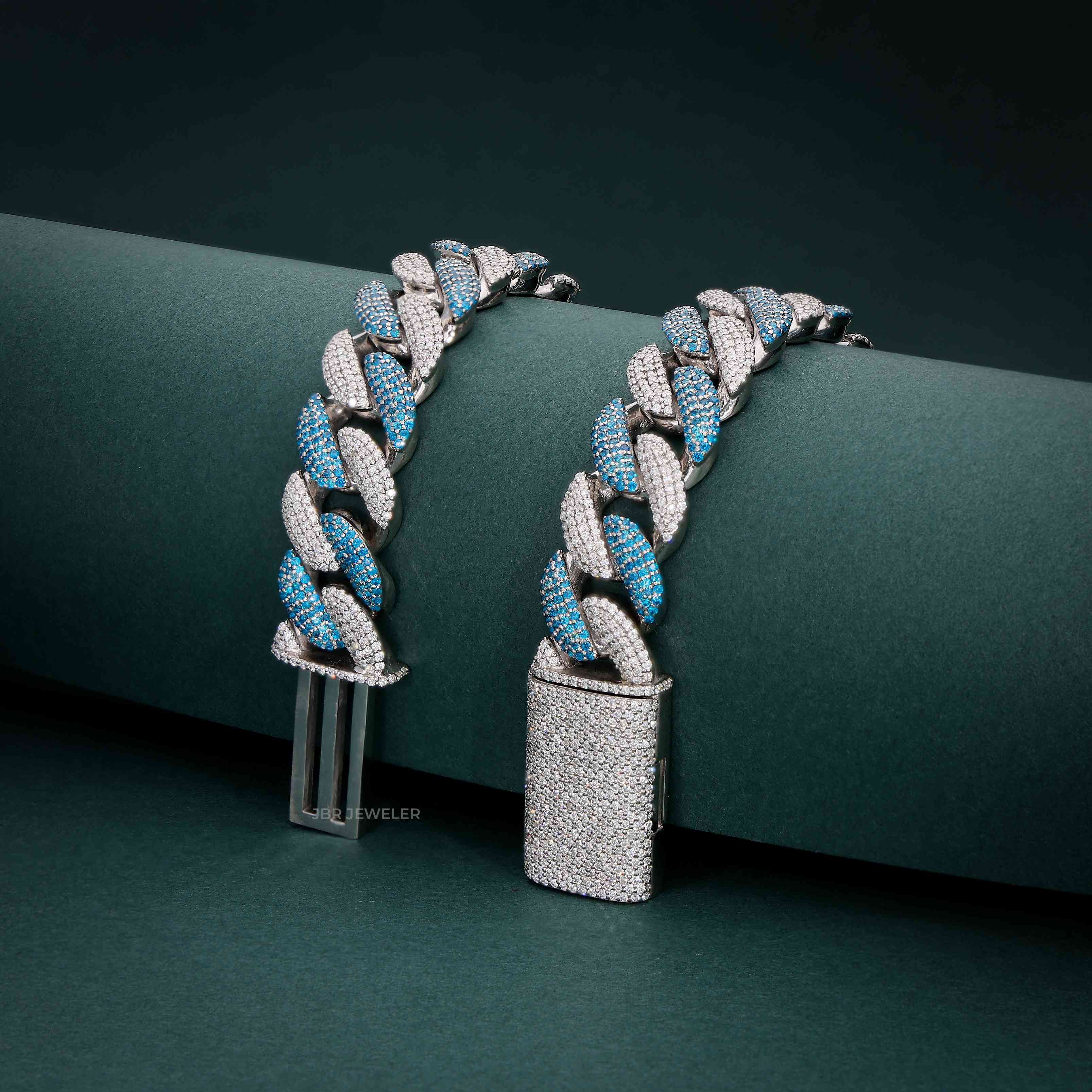 Diamond Cuban Link Chain vs Moissanite Cuban Link Chain : Which One Is Right for You?
