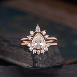 1.00CT Pear Cut Rose Gold Curved Shaped Crown Moissanite Engagement Ring Matching BandSet - JBR Jeweler