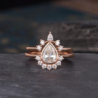 1.00CT Pear Cut Rose Gold Curved Shaped Crown Moissanite Engagement Ring Matching BandSet - JBR Jeweler