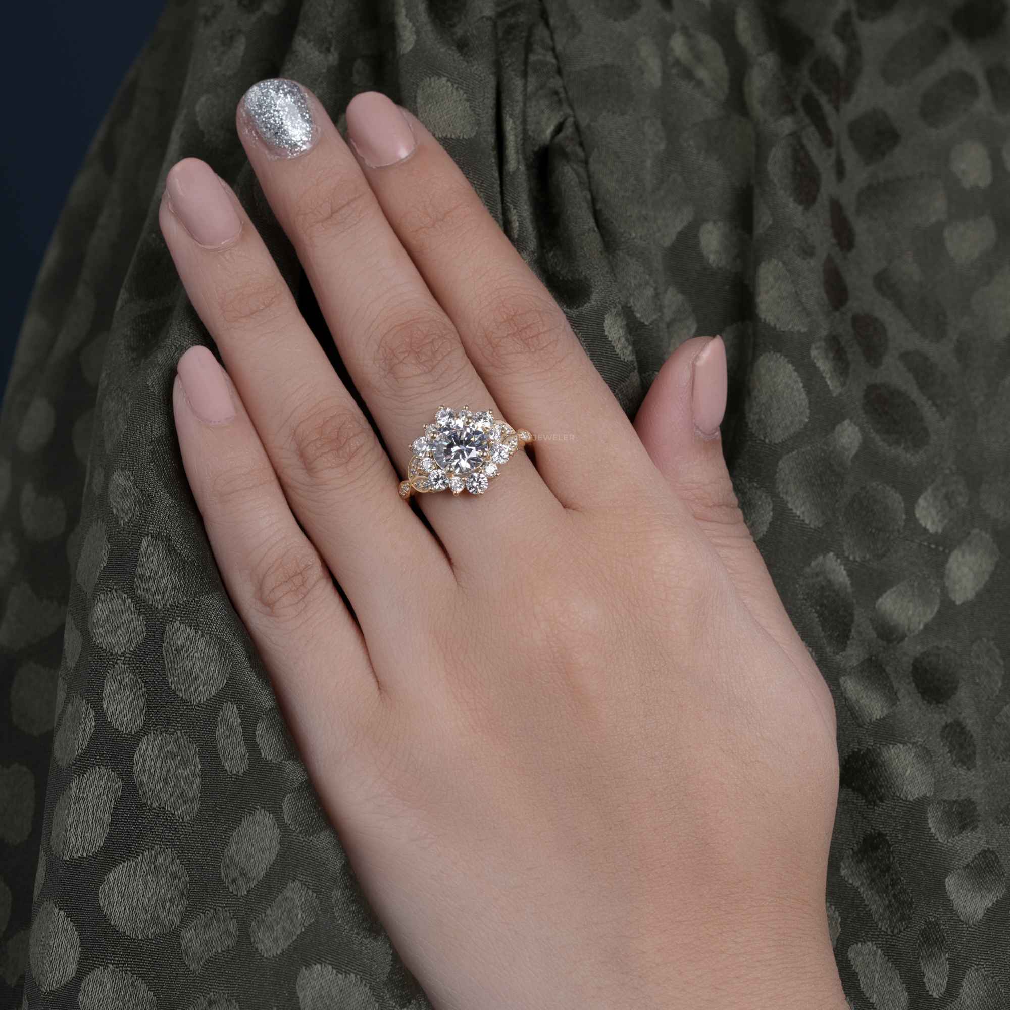 A blooming floral halo ring with 1.0CT lab diamond