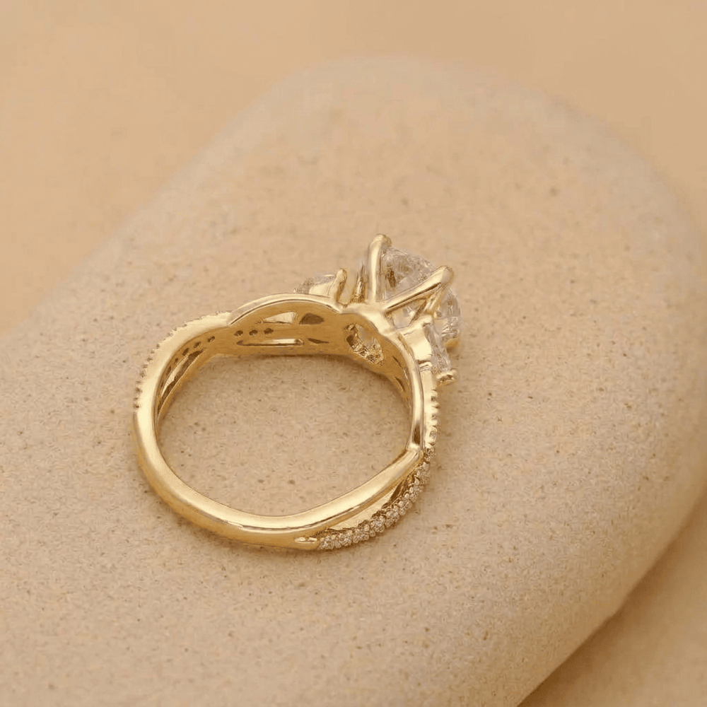 Delicate 14K Gold Round Diamond Wedding Ring for Her