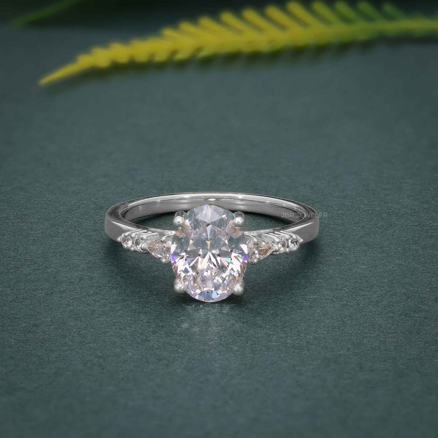 Bague de fiançailles en diamant moissanite ovale Bouquet