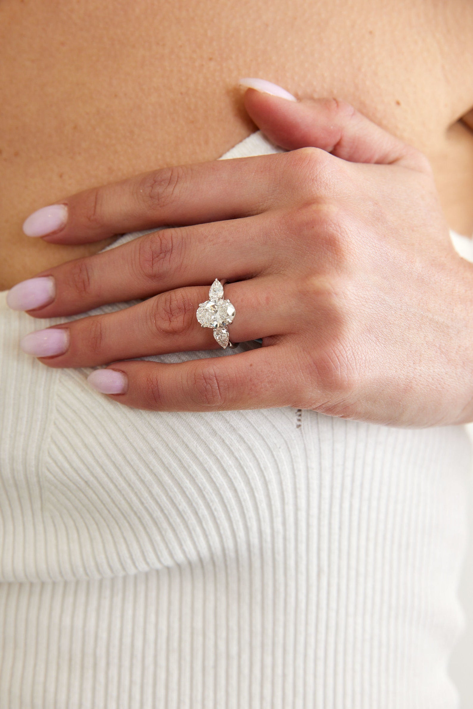 Bague de fiançailles avec accent marquise et diamant cultivé en laboratoire Asscher de 1,00 ct