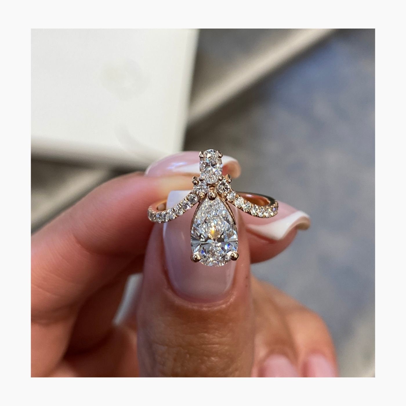 Bague de fiançailles avec accent marquise et diamant cultivé en laboratoire Asscher de 1,00 ct