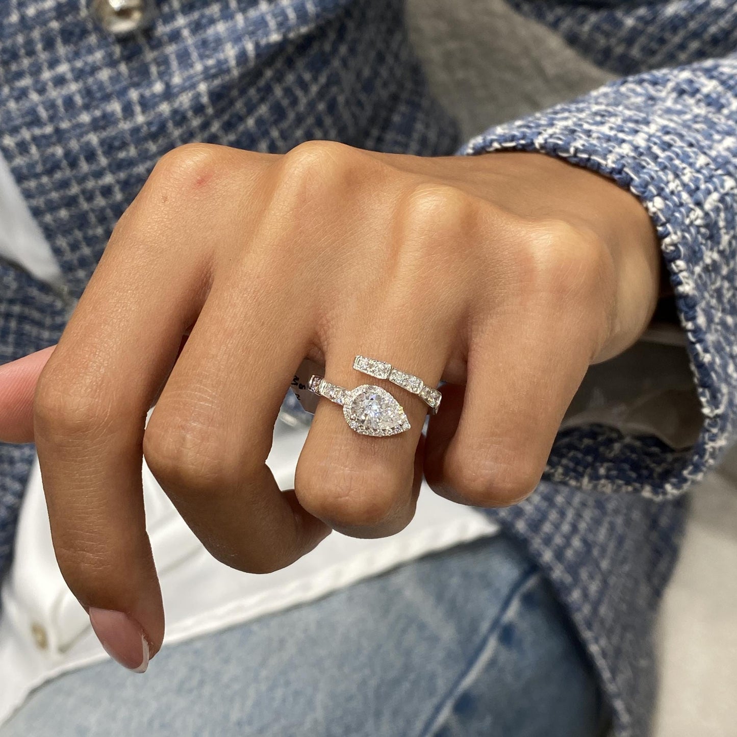 Bague de fiançailles avec accent marquise et diamant cultivé en laboratoire Asscher de 1,00 ct