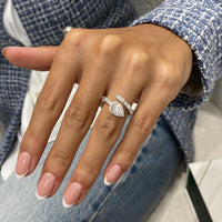 Bague de fiançailles avec accent marquise et diamant cultivé en laboratoire Asscher de 1,00 ct