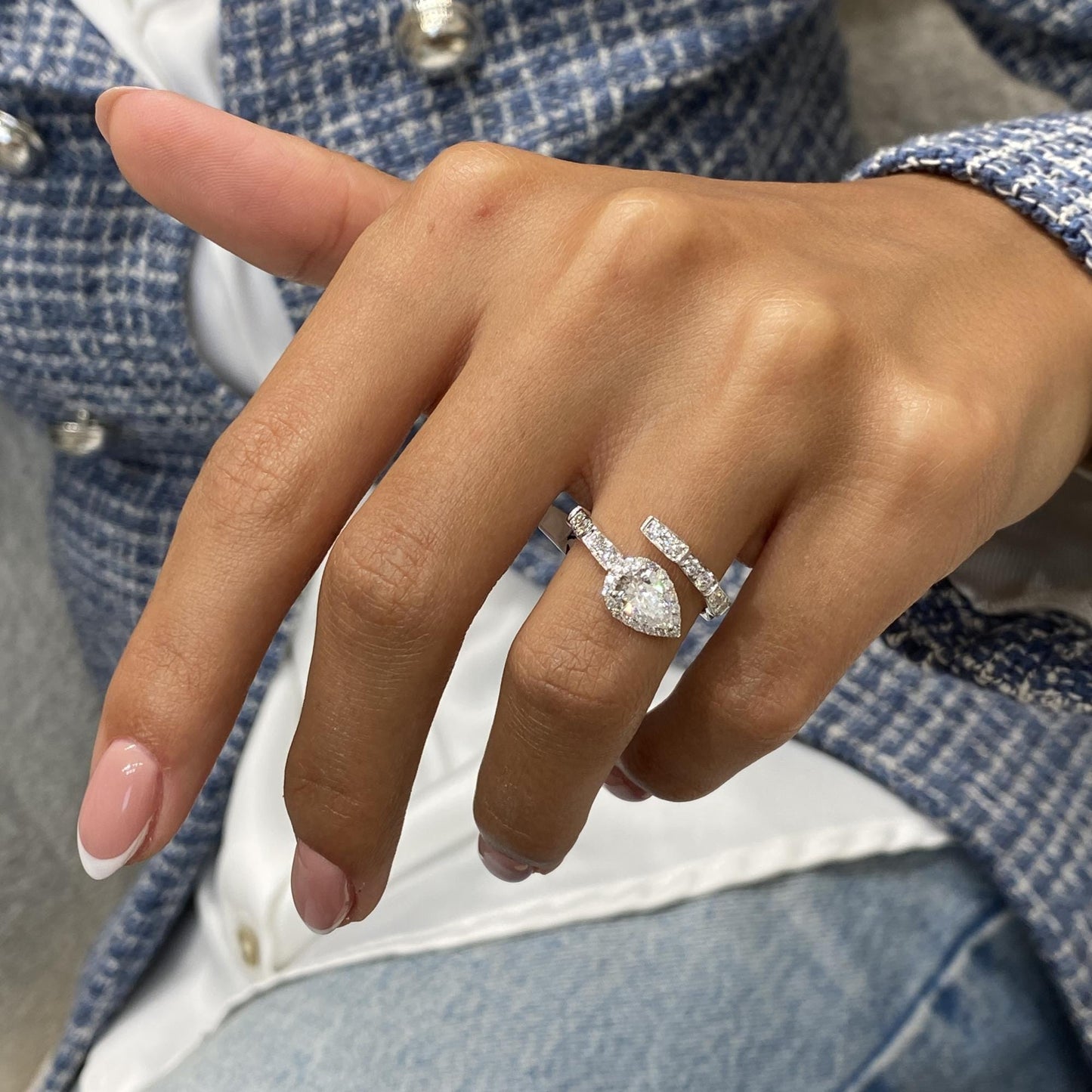 Bague de fiançailles avec accent marquise et diamant cultivé en laboratoire Asscher de 1,00 ct