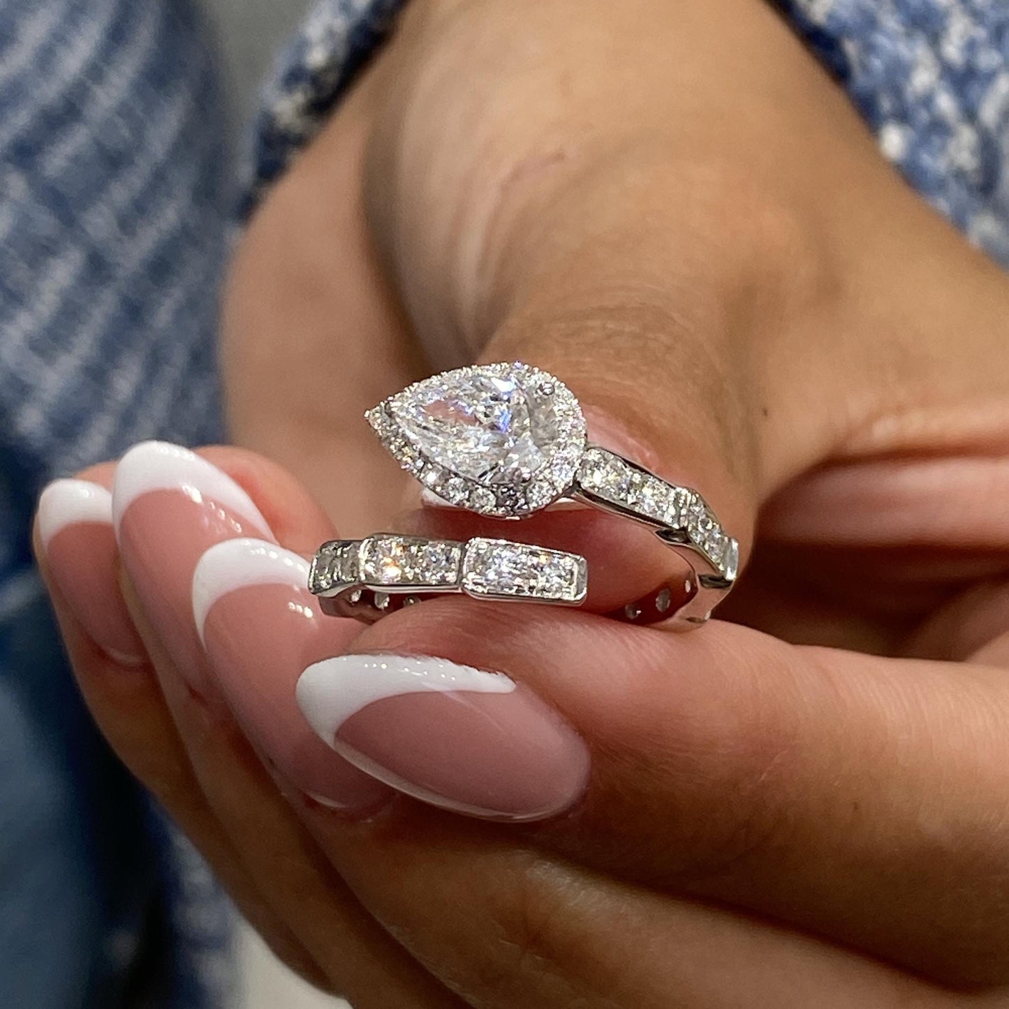 Bague de fiançailles avec accent marquise et diamant cultivé en laboratoire Asscher de 1,00 ct