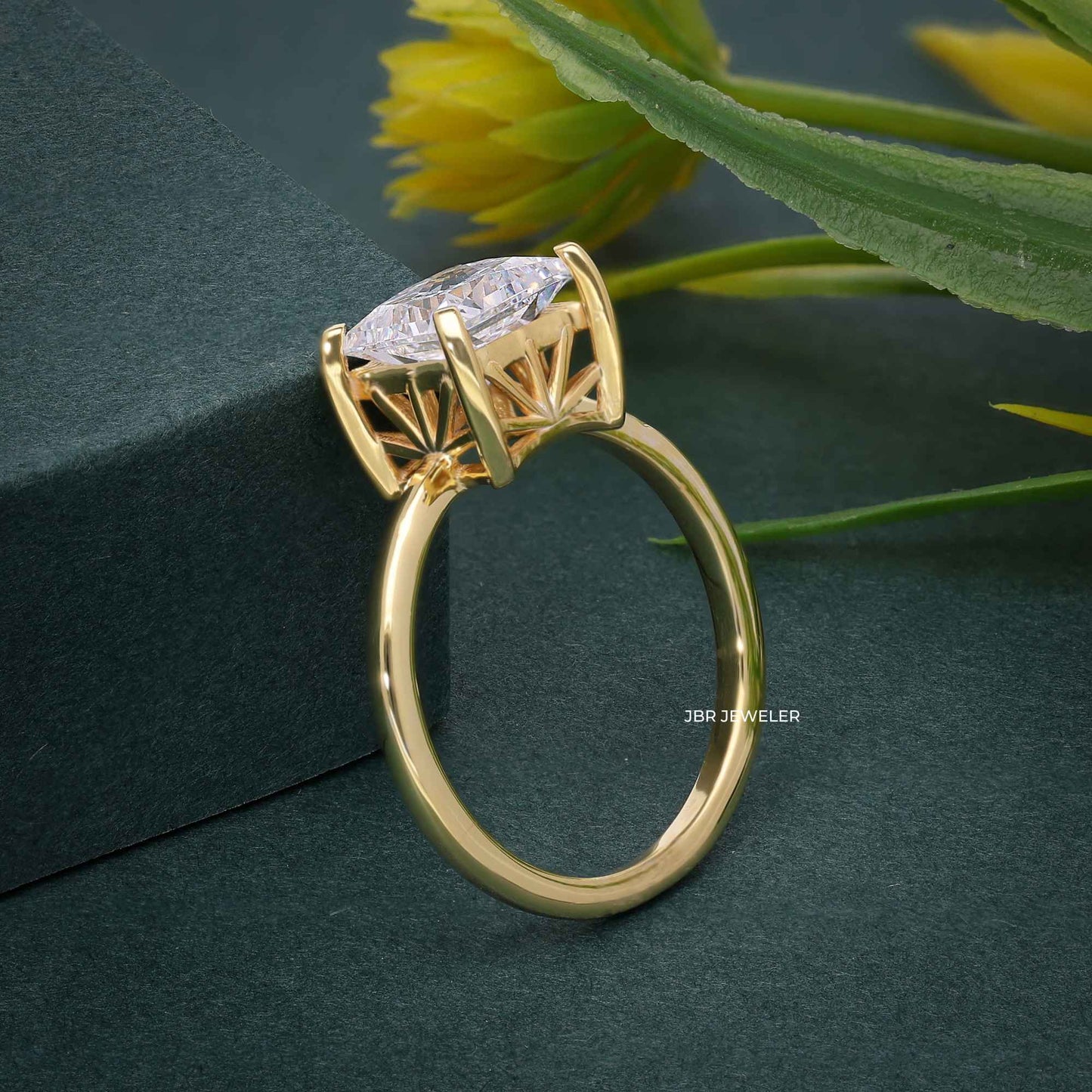 Bague solitaire en diamant cultivé en laboratoire taille princesse Art déco