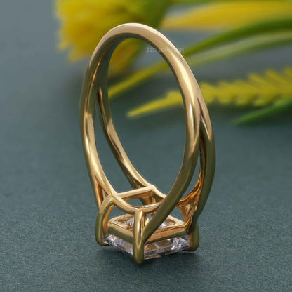 Bague solitaire à diamants cultivés en laboratoire, taille princesse, tige fendue