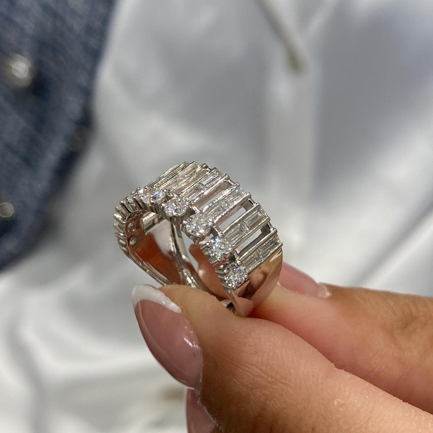 1,00 Karat Asscher-Verlobungsring mit im Labor gezüchtetem Diamanten und Marquise-Akzent