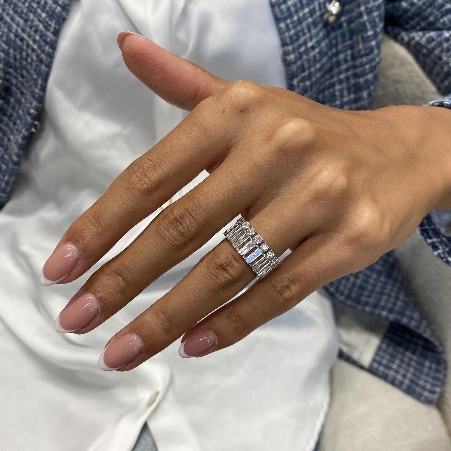 1,00 Karat Asscher-Verlobungsring mit im Labor gezüchtetem Diamanten und Marquise-Akzent