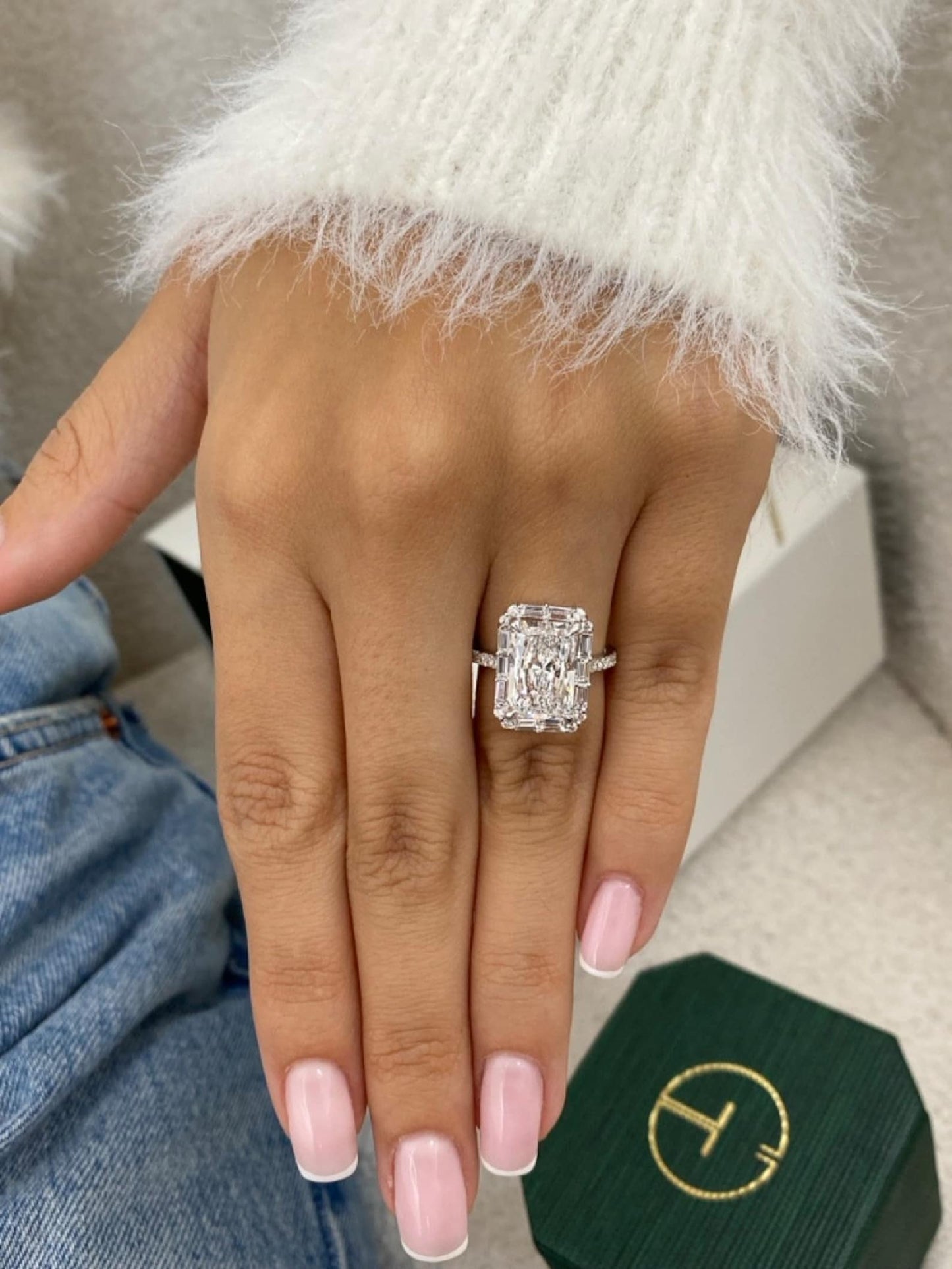 Bague de fiançailles avec accent marquise et diamant cultivé en laboratoire Asscher de 1,00 ct