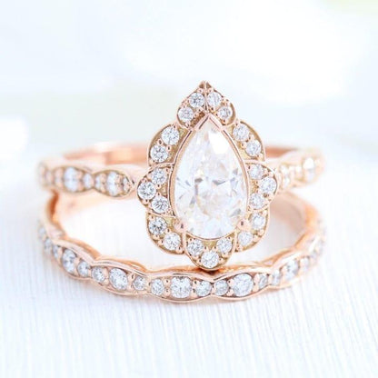 1CT Pear Cut Lab-Grown Diamond Vintage Inspired Halo Bridal Set Ring (2Pcs) - JBR Jeweler