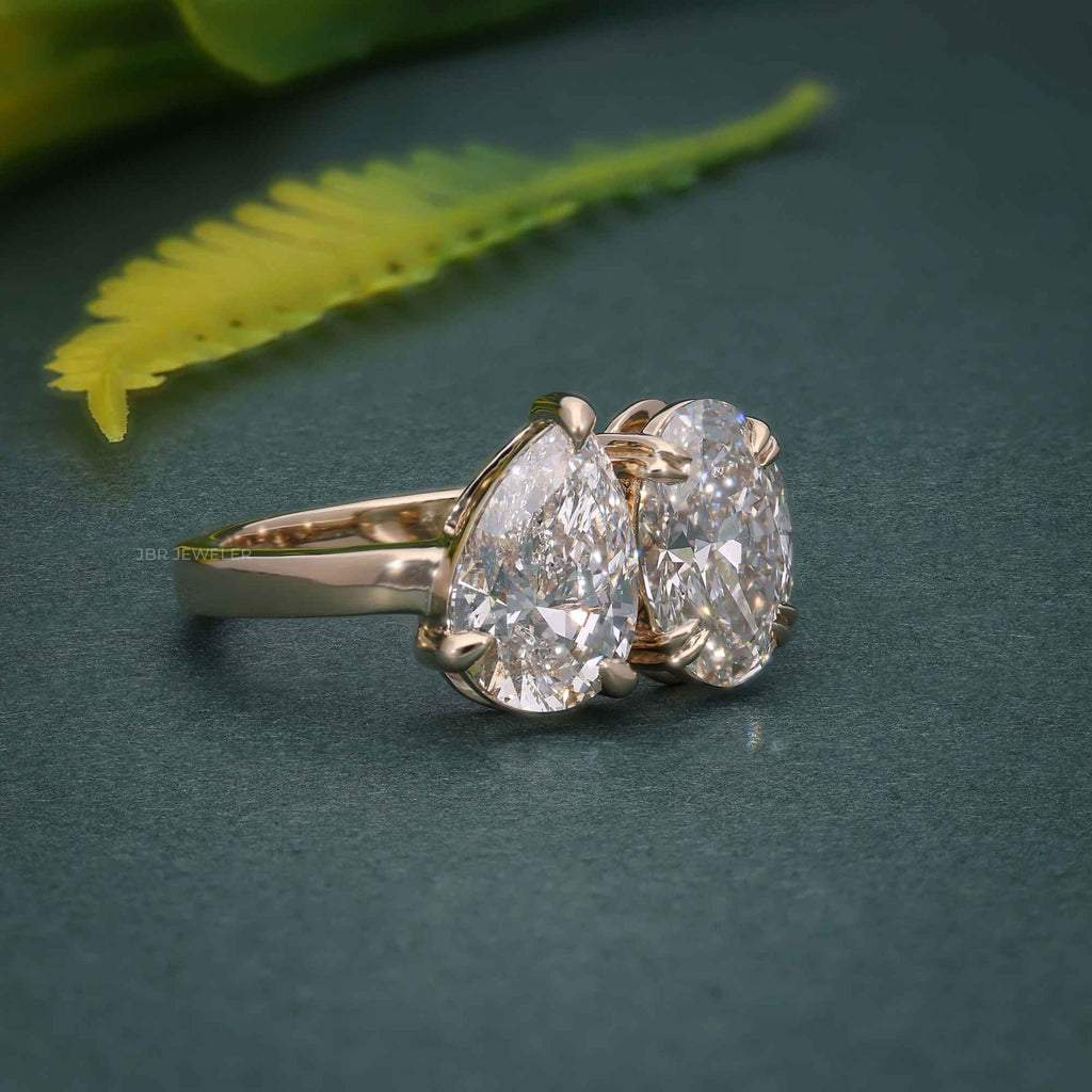 Romantic Duo 2.00 CT Lab-Grown Diamond Toi et Moi Ring