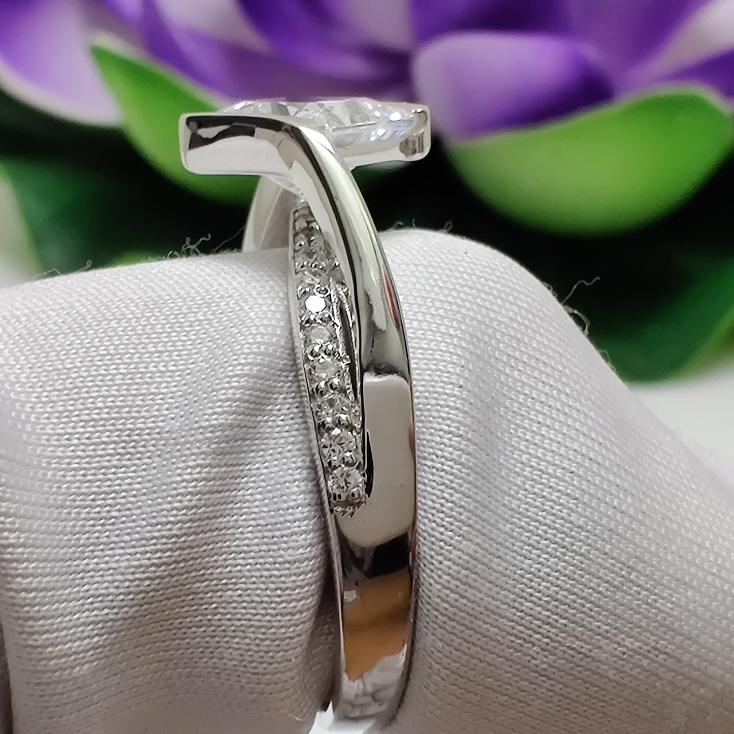 Bague de fiançailles avec accent marquise et diamant cultivé en laboratoire Asscher de 1,00 ct