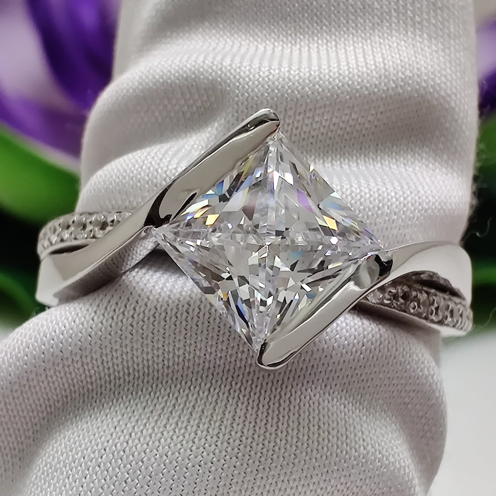 Bague de fiançailles avec accent marquise et diamant cultivé en laboratoire Asscher de 1,00 ct