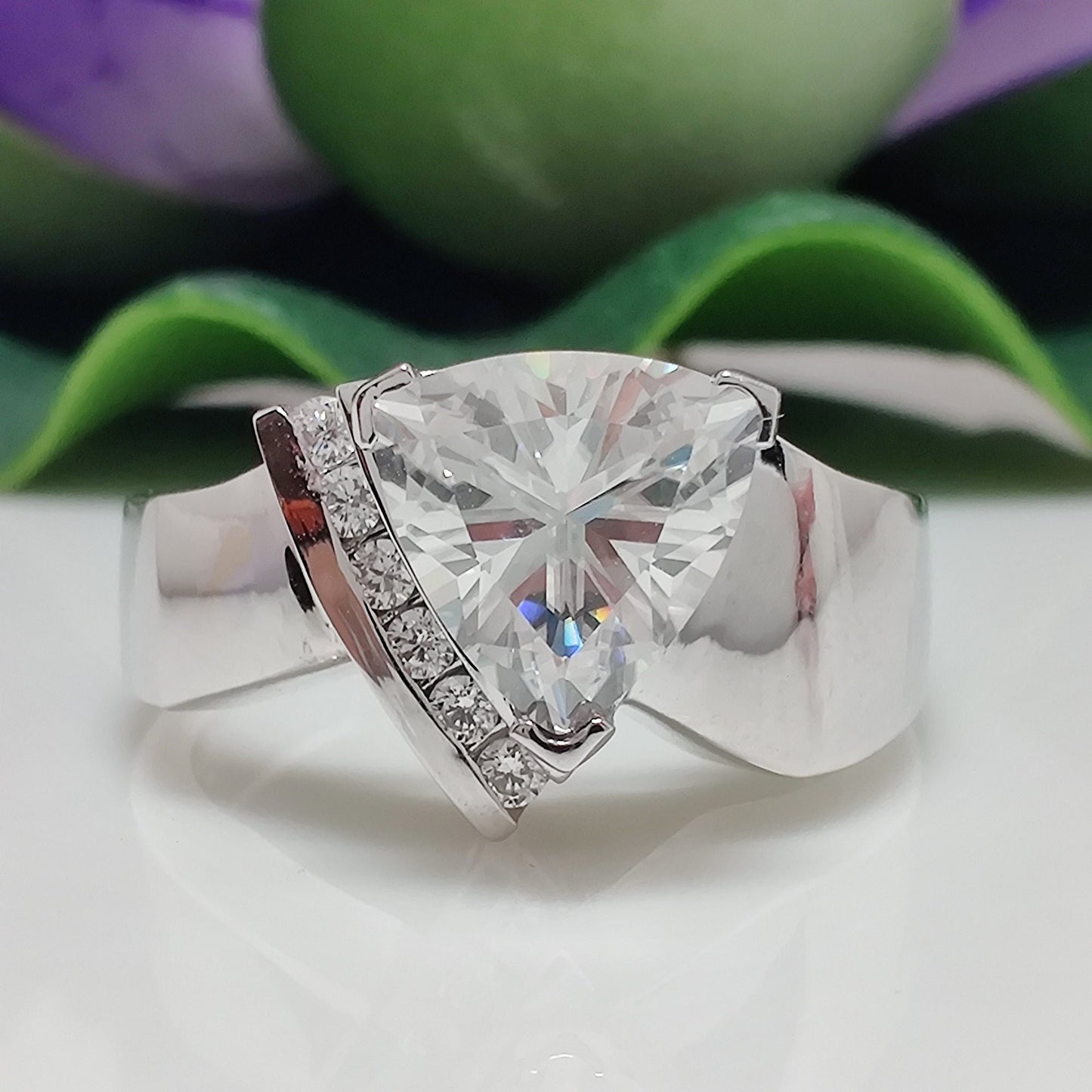 Bague de fiançailles avec accent marquise et diamant cultivé en laboratoire Asscher de 1,00 ct