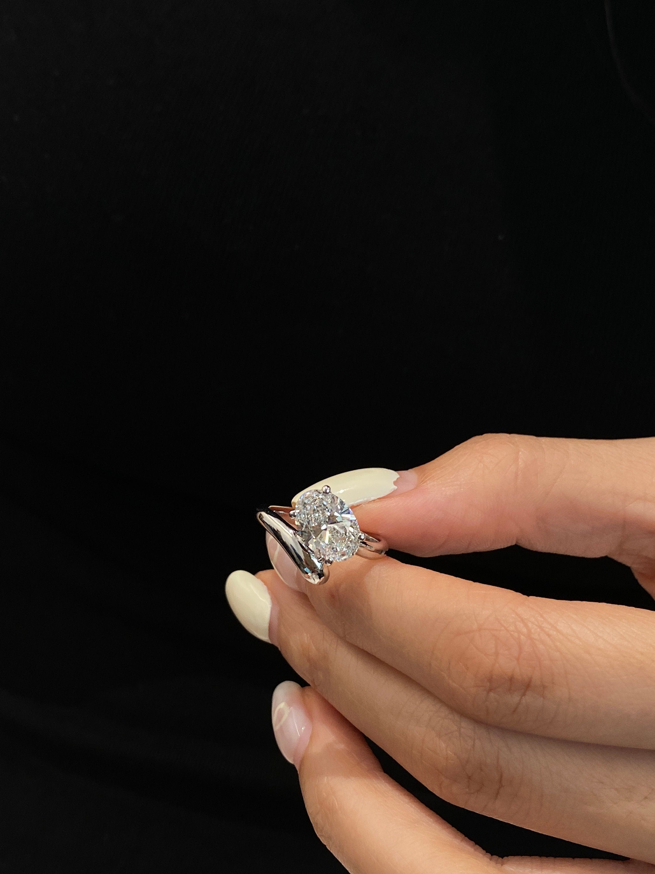 Timeless style meets sparkle in this 3.25 CT oval ring