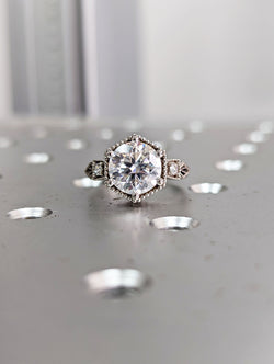 5 CT Lab-Grown Vintage Ring with Elegant Filigree Detail