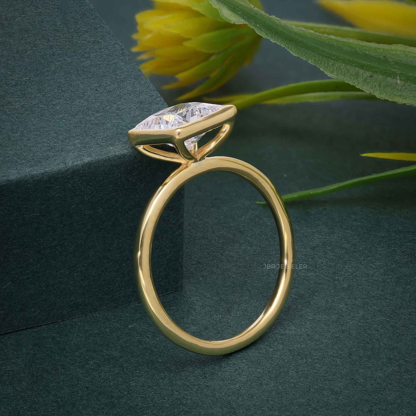 Bague de fiançailles princesse en diamants cultivés en laboratoire, sertie de lunette classique