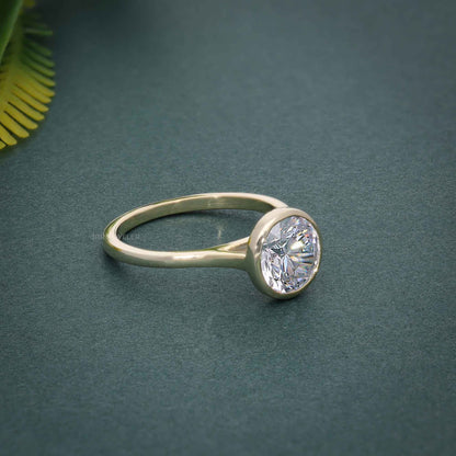 Bague de fiançailles solitaire ronde avec diamants cultivés en laboratoire, sertie de lunette