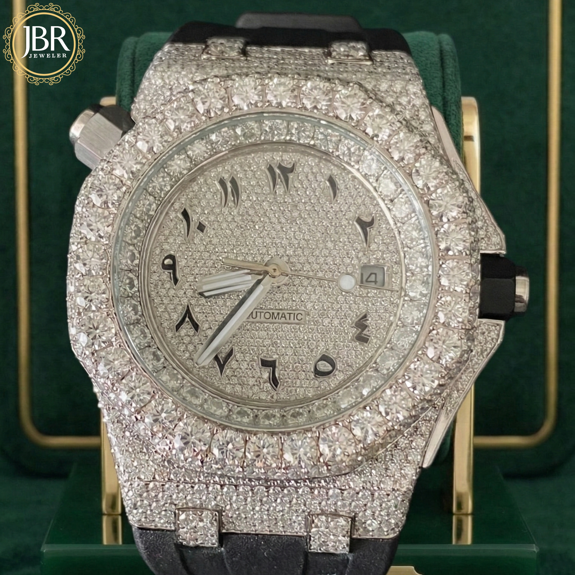 Big round bezel fully white face dial iced out moissanite statement watch with diamond-like shine
