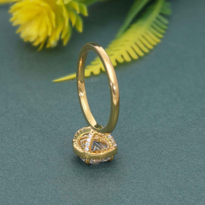 Auffälliger Kissen-Moissanit-Diamant-Solitär-Halo-Ring