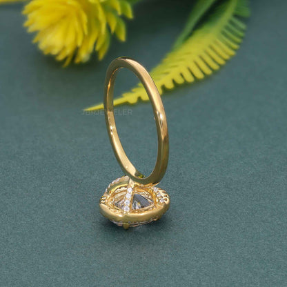 Kräftiger ovaler Moissanit-Solitär-Halo-Ring mit Diamanten