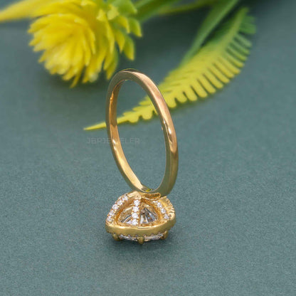 Kräftiger Halo-Ring mit birnenförmigem Solitär-Diamant aus Kunstzucht