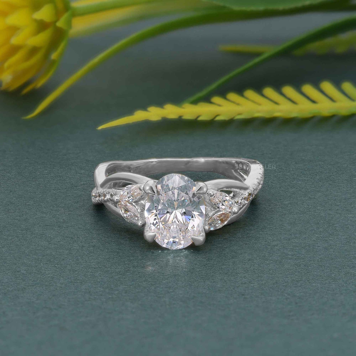 Bague de fiançailles ovale en diamants cultivés en laboratoire Bouquet