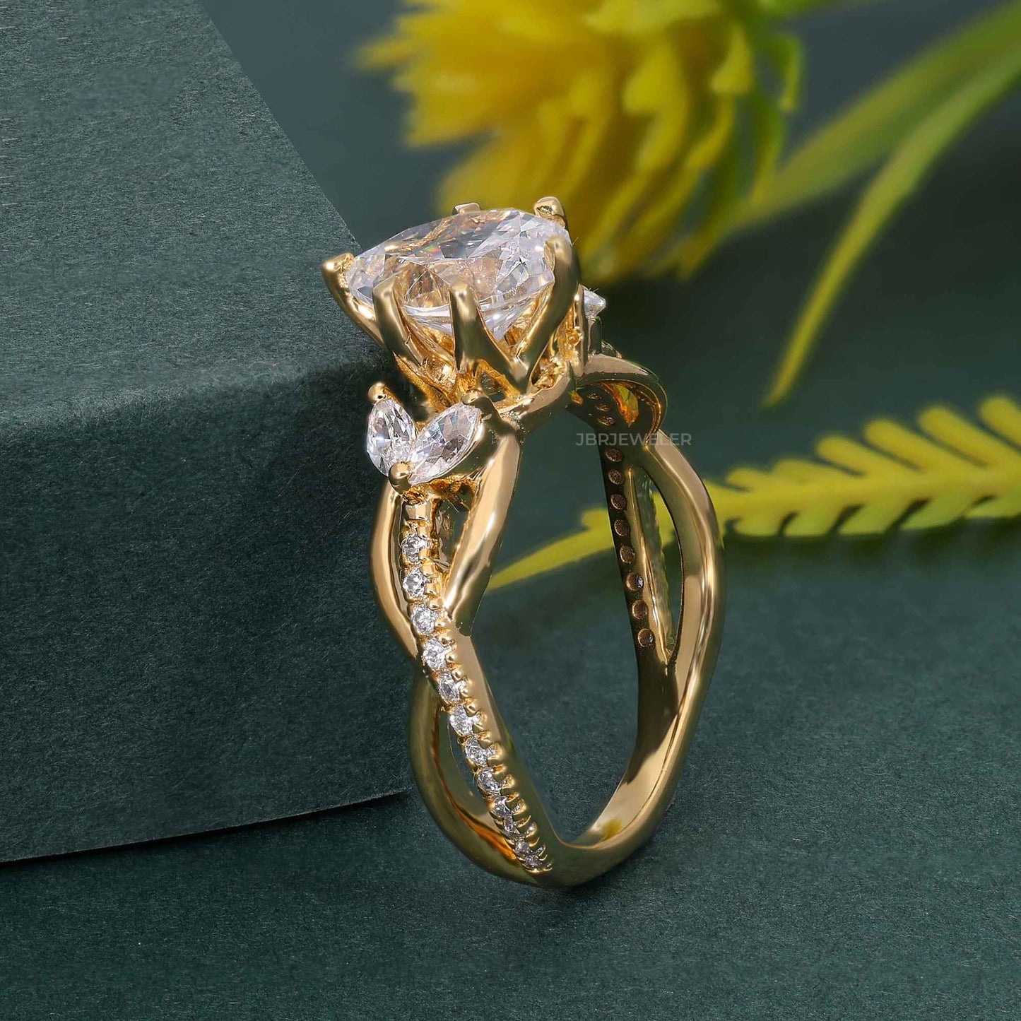 Bague de fiançailles en diamant Moissanite Bouquet Poire