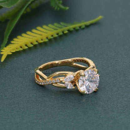 Bague de fiançailles ronde en diamants cultivés en laboratoire Bouquet