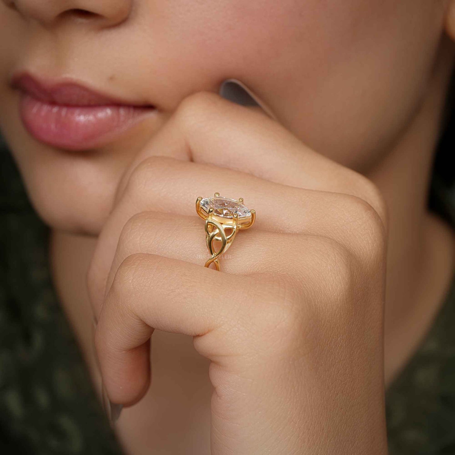 Bague de fiançailles en diamants cultivés en laboratoire de marquise celtique entrelacée