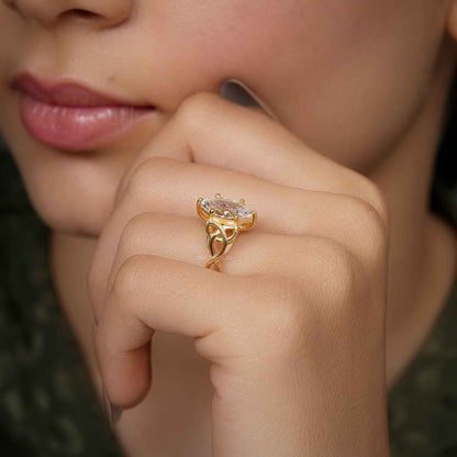 Bague de fiançailles en diamants cultivés en laboratoire de marquise celtique entrelacée