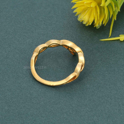 Celtic knot Plain Gold Irish wedding band