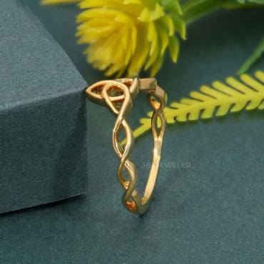 Celtic knot Plain Gold Irish wedding band