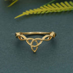 Celtic knot Plain Gold Irish wedding band - JBR Jeweler