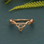 Celtic knot Plain Gold Irish wedding band - JBR Jeweler