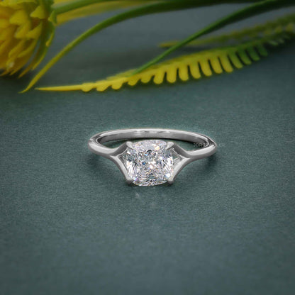 Bague de fiançailles solitaire diamant moissanite à coussin enveloppé