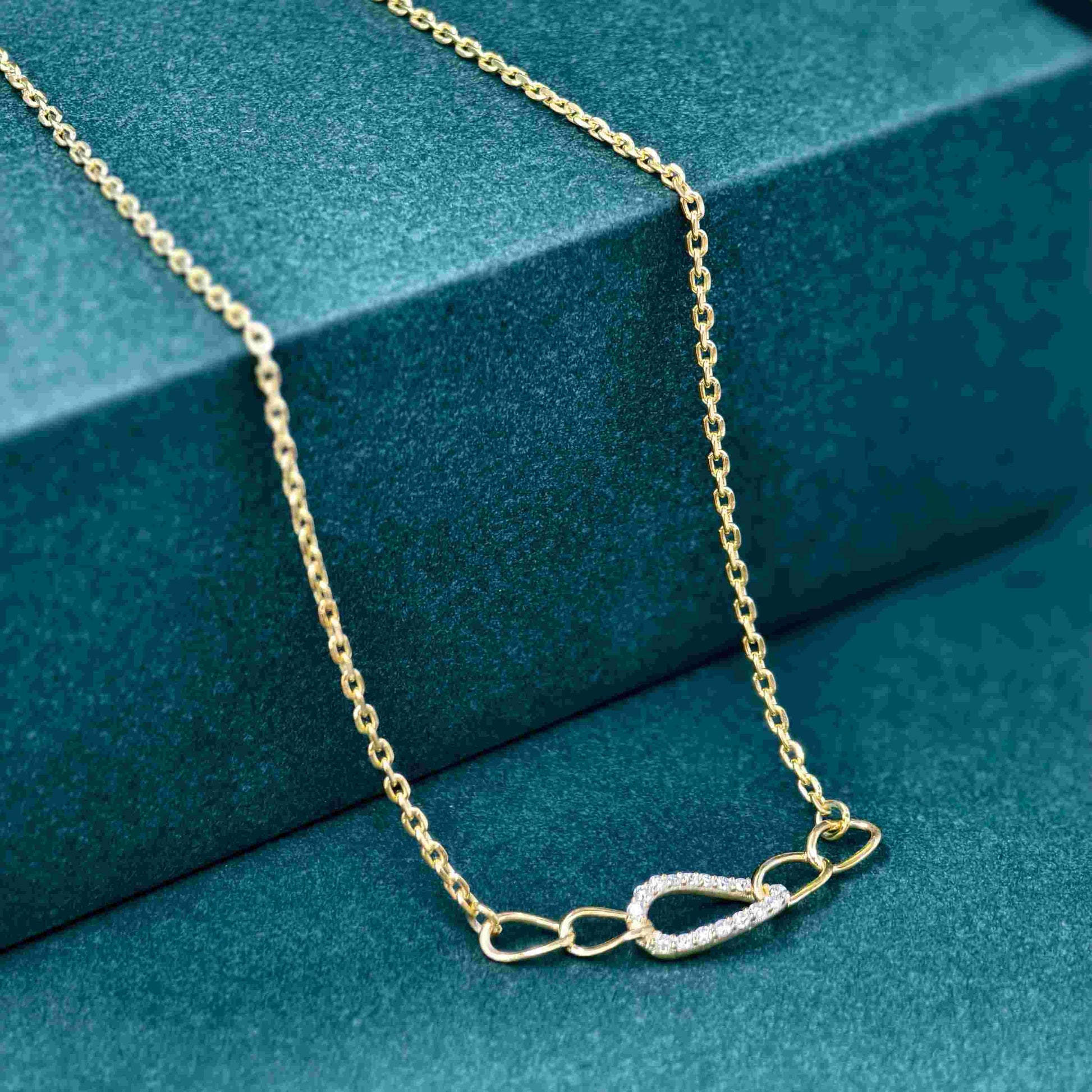 Curb Diamond Pave Set Link Unique Necklace for Women