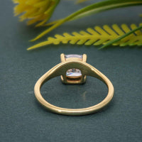 Bague de fiançailles moissanite taille coussin incurvée