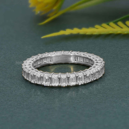 Bague émeraude éternité en diamants cultivés en laboratoire