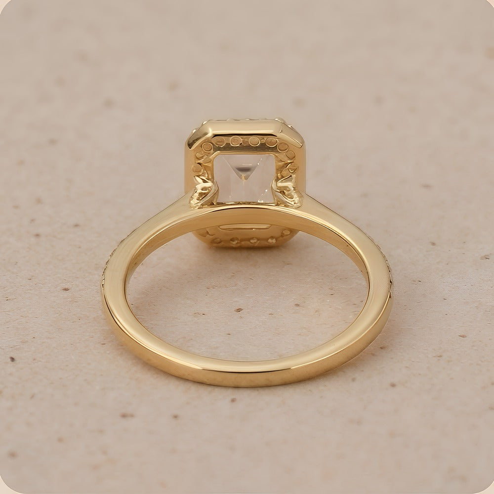Halo diamond ring top view sparkle