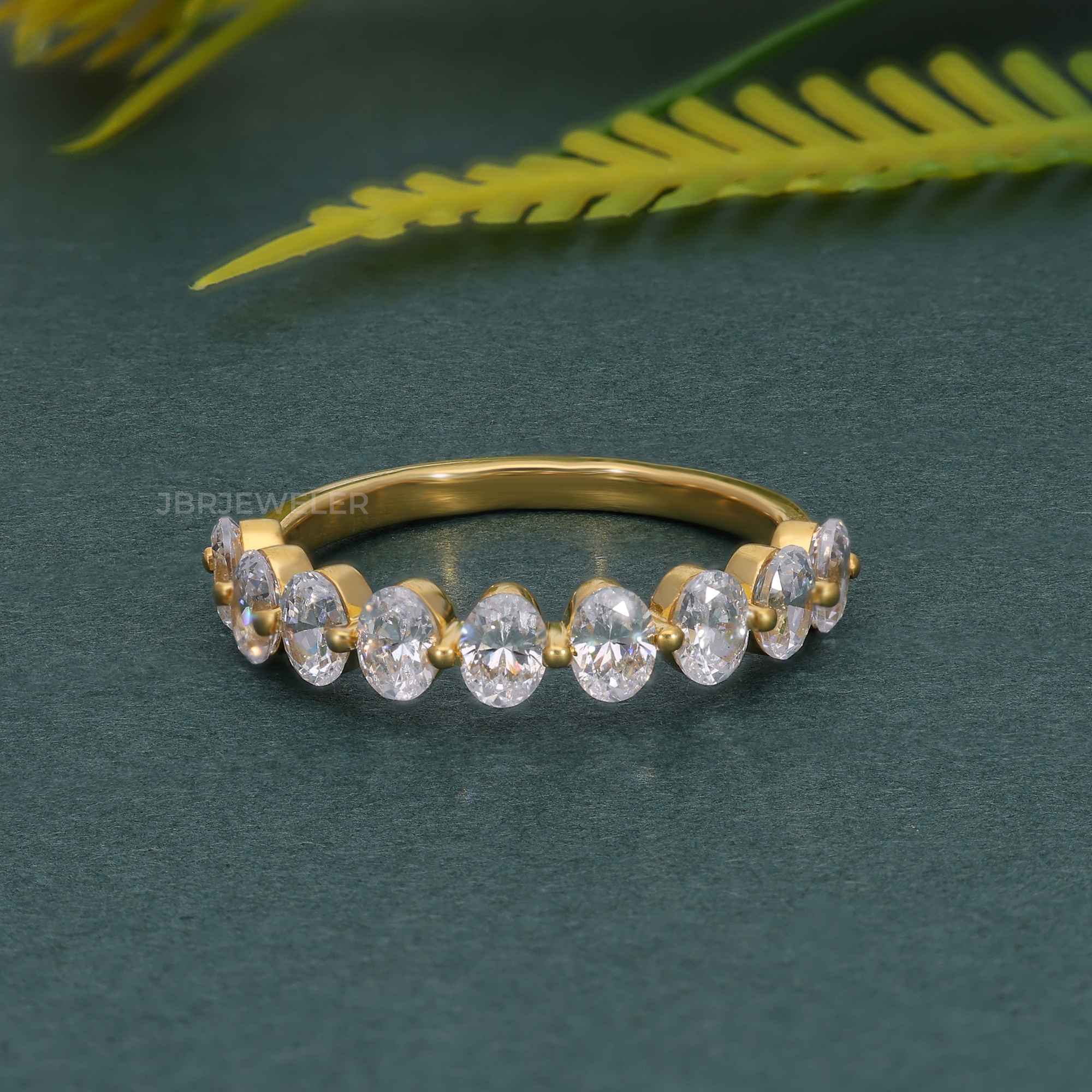 Bague de mariage en diamant cultivé en laboratoire, taille ovale flottante