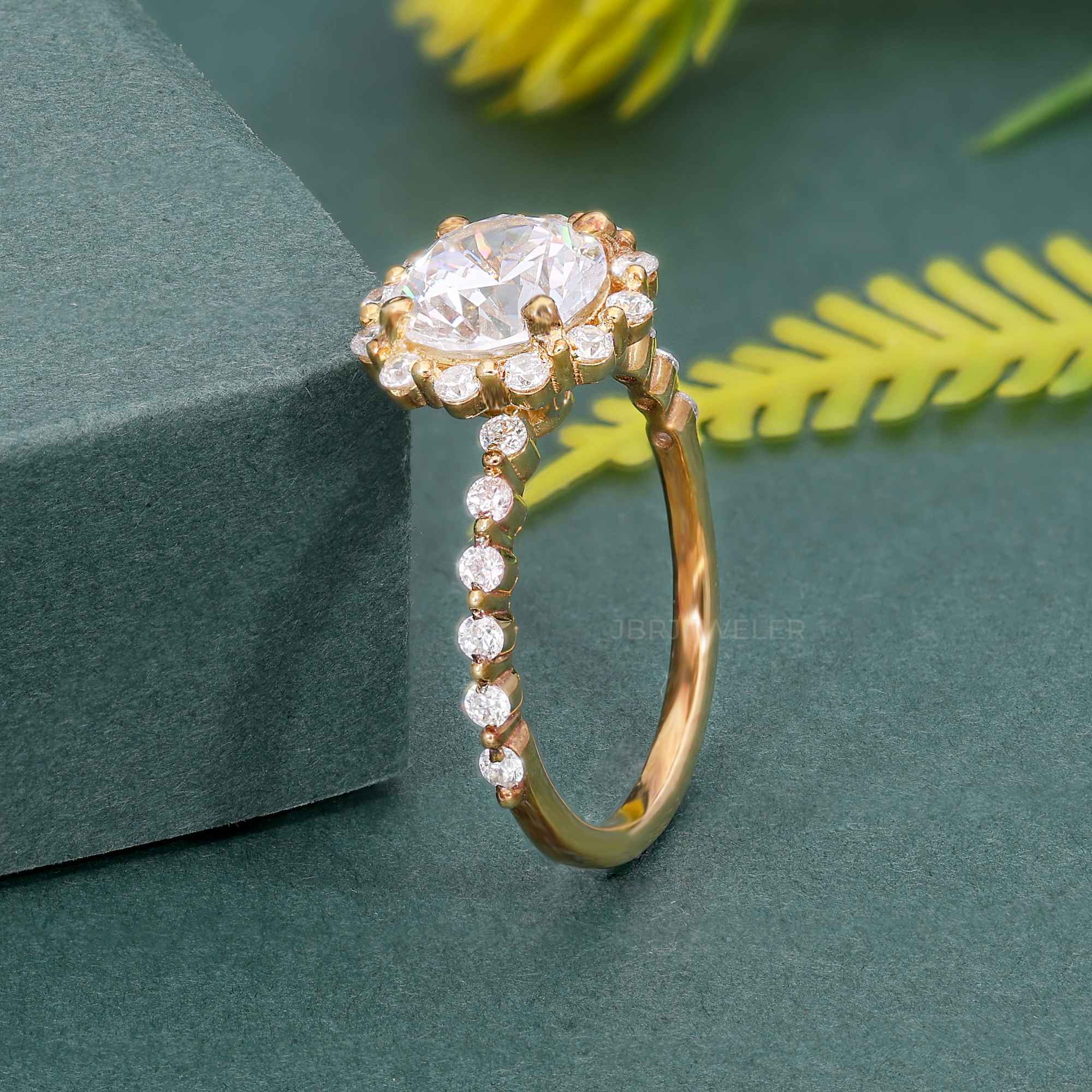 Floating Shared Prong Round Lab Grown Diamond Halo Ring - JBR Jeweler