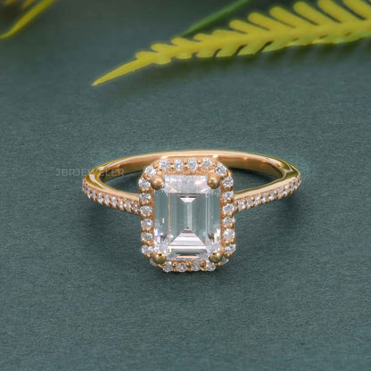 Bague de fiançailles diamant Halo Emerald Moissanite avec pierres latérales