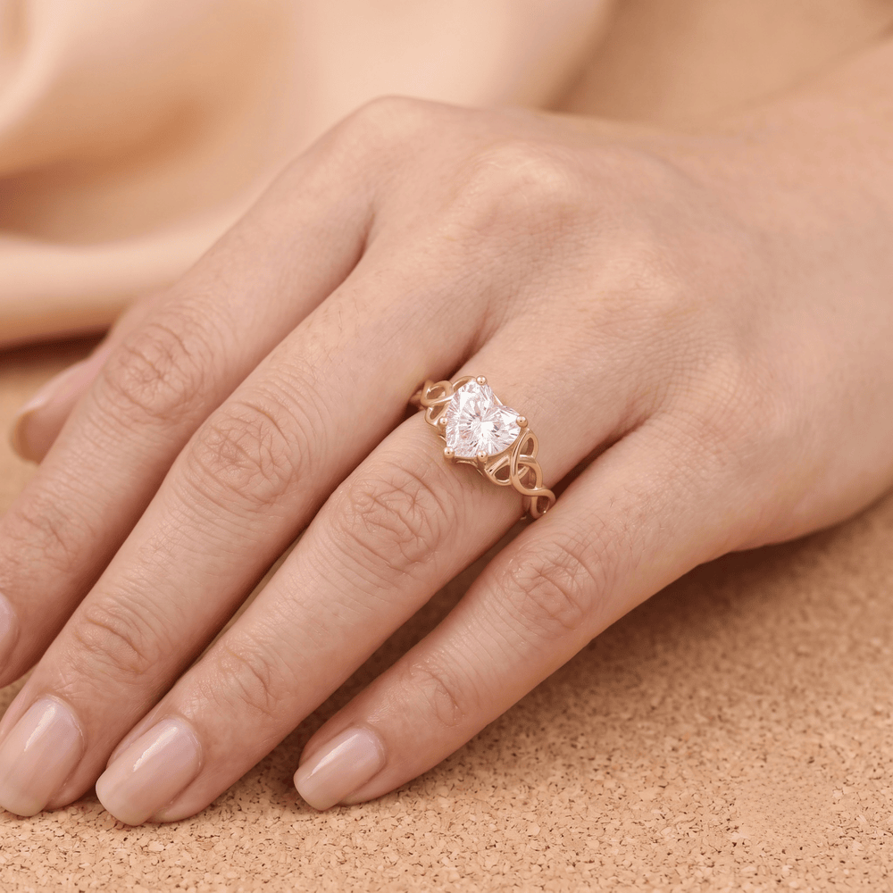 Heart shaped Celtic ring in rose gold