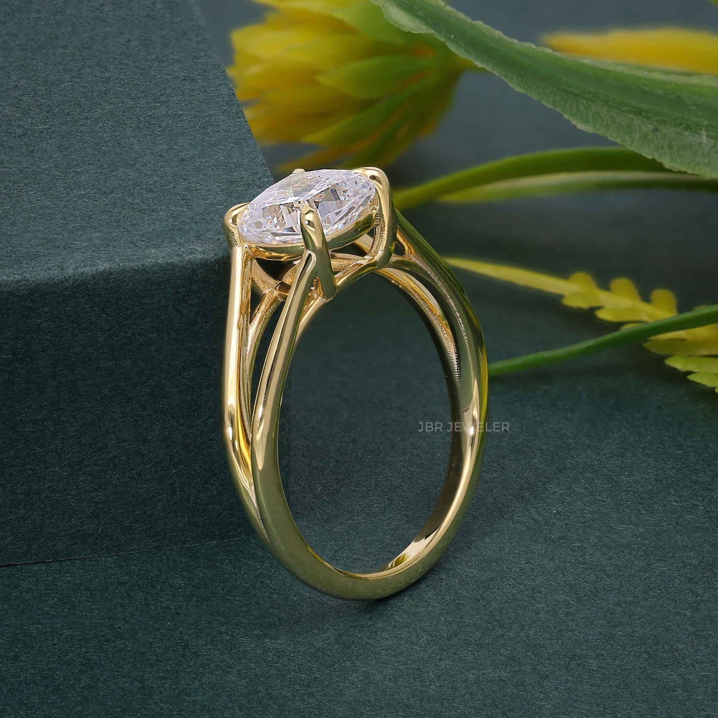 Bague solitaire à diamants cultivés en laboratoire, tige fendue, taille coussin