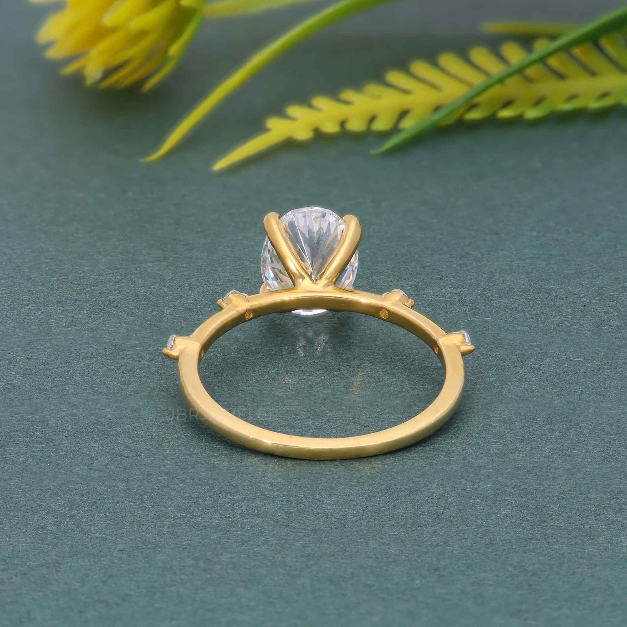 Knife edge Oval Cut Moissanite Diamond Engagement Ring - JBR Jeweler